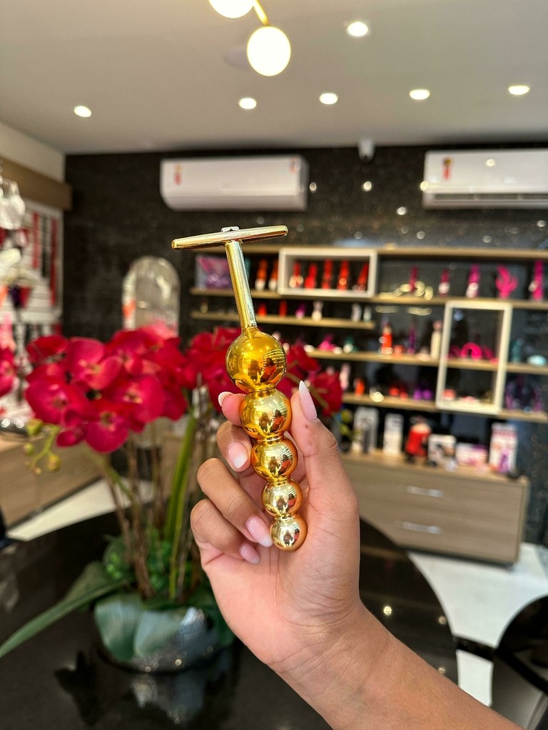 Plug Ball de Metal hard Dourado